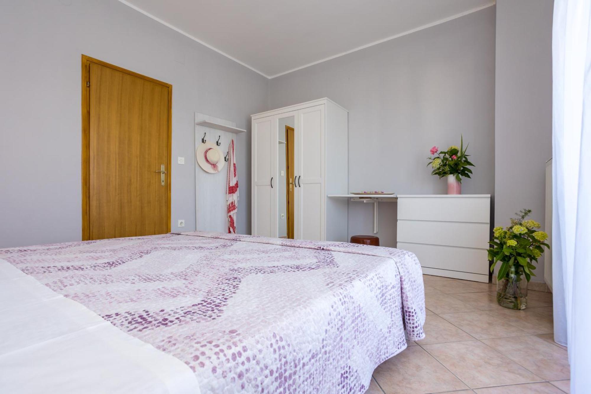 Apartments And Rooms Kod Keti Malinska Exterior photo